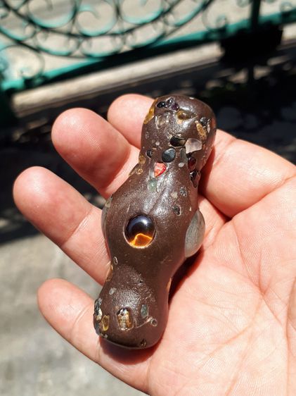 ตะกรุดโลกธาตุ ขนาดยาว 3 นิ้ว พระอาจารย์สมพร สำนักป่าพระธรรมญาณมุนี จ.นครปฐม ขนาดกำลังดี มีรูสำหรับแขวน ดอกใหญ่ ฝังแบบครบๆ ผิวเดิม สภาพสวยมาก รูปที่ 4