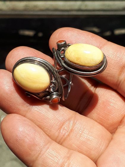 แหวนเงิน 2 หัวไขว้ เงินแท้ มีน้ำหนัก ขนาดกลาง งานมือ Hand Made ศิลปะอย่างเทห์ สภาพสวย สมบูรณ์ หายาก แหวนเงิน 2 หัวไขว้ หัวสีน้ำผึ้ง ฉ่ำ เก่า