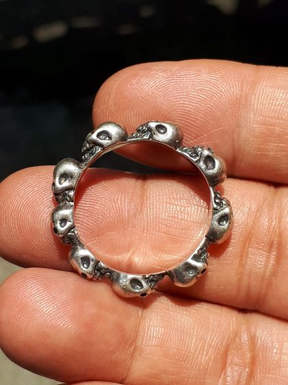 แหวนเงิน หัวกะโหลก เงินแท้ มีน้ำหนัก ขนาดกลาง งานมือ Hand Made ศิลปะอย่างเทห์ สภาพสวย สมบูรณ์ แหวนเงินแท้ เก่ามาก แปลก หายาก รูปที่ 6