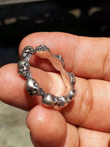 แหวนเงิน หัวกะโหลก เงินแท้ มีน้ำหนัก ขนาดกลาง งานมือ Hand Made ศิลปะอย่างเทห์ สภาพสวย สมบูรณ์ แหวนเงินแท้ เก่ามาก แปลก หายาก รูปที่ 4