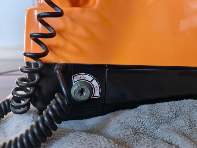 โทรศัพท์ดัดแปลง Aniphone AT-444 สีส้ม ใช้เป็นกระปุกออมสินได้ (สินค้ามือสอง) รูปที่ 7