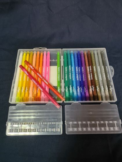 สี/อุปกรณ์ศิลปะ สี Smiggle 24 twistup crayons