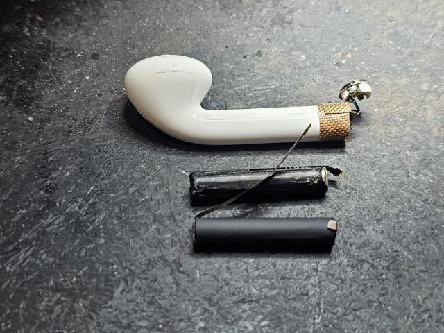 รับซ่อมเปลี่ยนแบต ไมค์​ ลำโพง​ AirPods Gen 1 gen 2 ประกัน​6เดือน รูปที่ 6