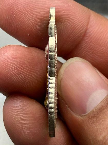 เหรียญหลวงพ่อรวยลงยา พร้อมกล่อง รูปที่ 5