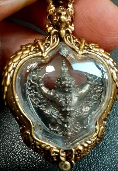 ครุฑครูบาอริยชาติ เลี่ยมพร้อมใช้ เนื้อบรอนซ์ กรอบบรอนซ์ รูปที่ 10