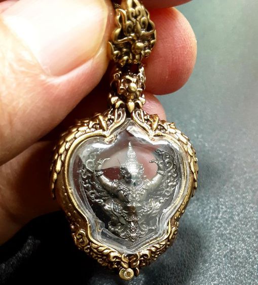 ครุฑครูบาอริยชาติ เลี่ยมพร้อมใช้ เนื้อบรอนซ์ กรอบบรอนซ์ รูปที่ 3