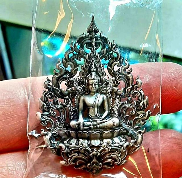 สมเด็จองค์ปฐม เนื้อเงินรมดำ สร้างน้อย ลายกนกสวยงามมาก หลวงพ่อเล็กปลุกเศก รูปที่ 7