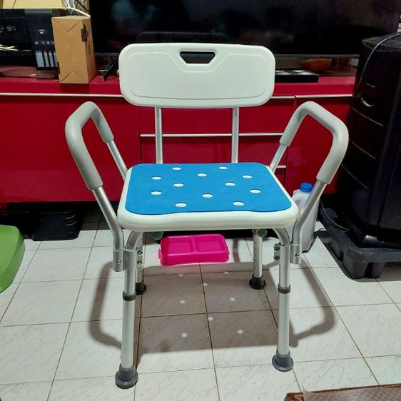 เก้าอี้อาบน้ำสำหรับผู้สูงอายุ (มือสอง)