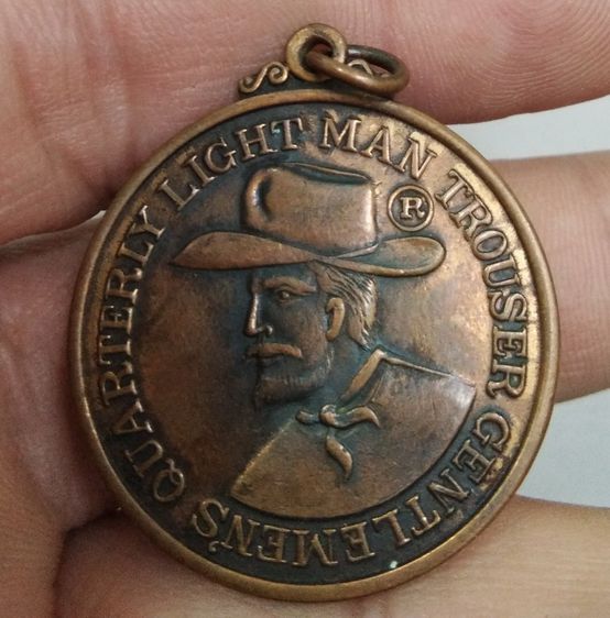 75327-เหรียญที่ระลึกเนื้อทองแดง 2 หน้า GENTLEMENS  QUARTERLY LIGHT MAN TROUSER คาวบอยโบราณเท่ห์ๆค่ะ รูปที่ 14