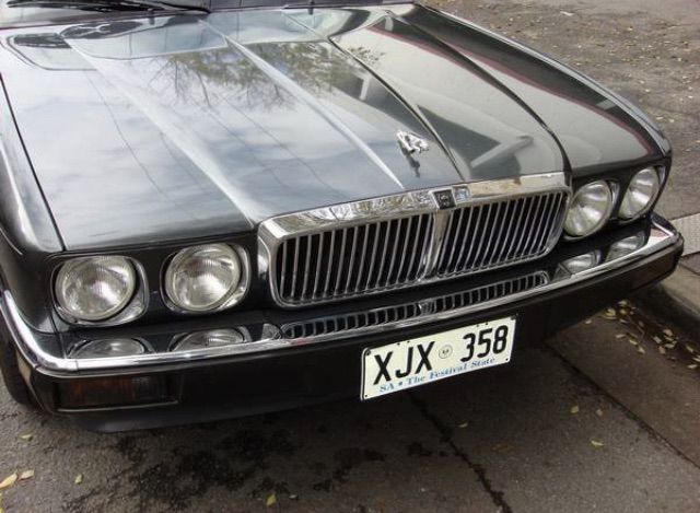 Daimler Jaguar XJ40 XJ6 กระจังหน้า โช๊คฝาโปรง คอนโซล ลายไม้ ไฟเพดาน ของแท้  รูปที่ 10