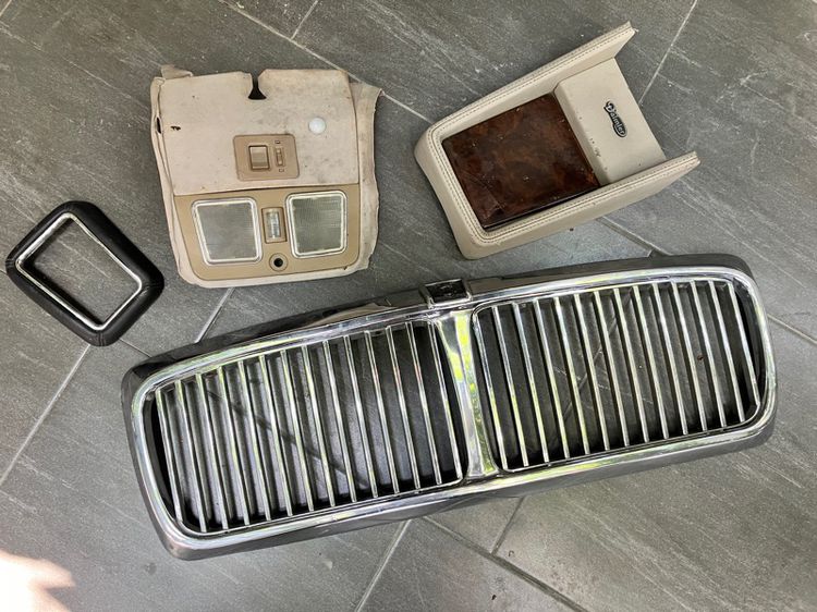 Daimler Jaguar XJ40 XJ6 กระจังหน้า โช๊คฝาโปรง คอนโซล ลายไม้ ไฟเพดาน ของแท้  รูปที่ 12