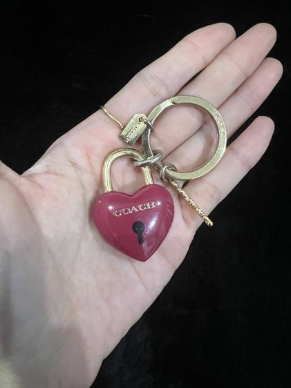 พวงกุญแจ Coach รูปหัวใจ รูปที่ 3