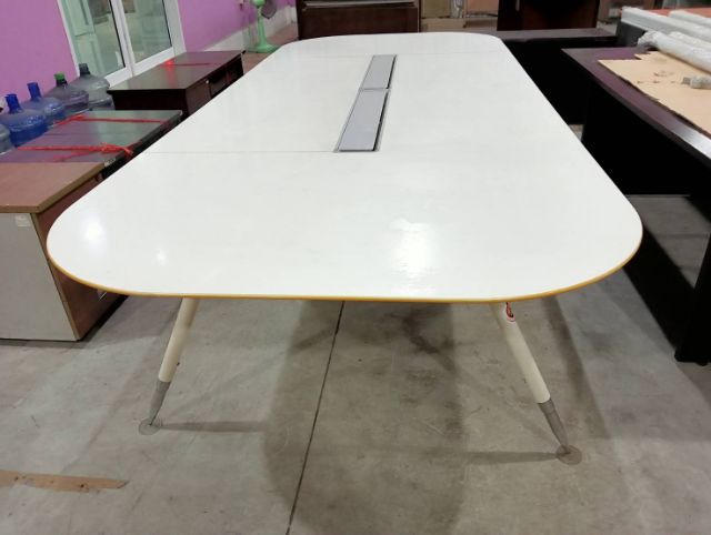 อื่นๆ อื่นๆ ขาว โต๊ะ​ประชุมขนาดใหญ่สินค้านำเข้าจากประเทศจีนส่งโมเดิร์น ขนาด 320×130  เสนอขาย​ 15000 บาท
