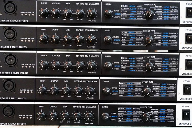เอฟเฟคไมค์เสียงดีจากญี่ปุ่น ZOOM RFX-1100 ระบบอะนาลอก ใช้งานง่าย เน้นคุณภาพเสียงร้อง ใช้ของญี่ปุ่นไม่ผิดหวัง ชมรีวิวยูทูปที่ช่อง TokaiMusic  รูปที่ 4