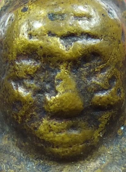 หลวงปู่ทวดพิมพ์เตารีดปั้มซ้ำปี 05 รูปที่ 2