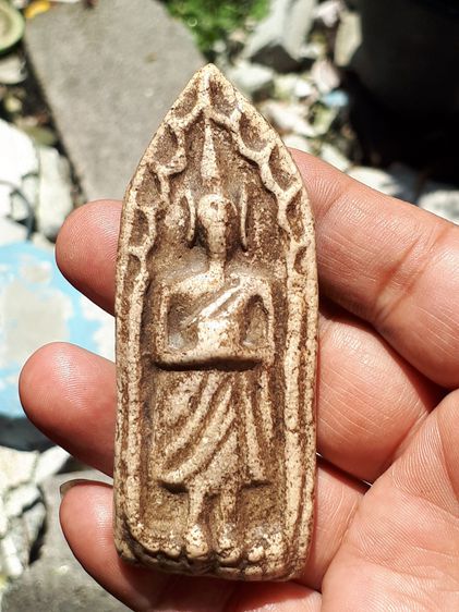 พระอุ้มบาตร กรุวัดกลางคลองข่อย ราชบุรี เนื้อผง มีมวลสาร ลงรัก พิมพ์คม สวย สมบูรณ์ ขนาดใหญ่ เก่า แท้ หายาก วัดกลางคลองข่อย ราชบุรี เป็นวัดที่