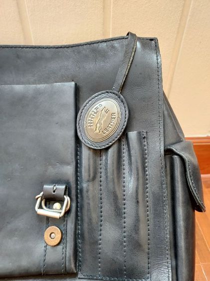 กระเป๋าถือหนังแท้สีดำ รูปที่ 5