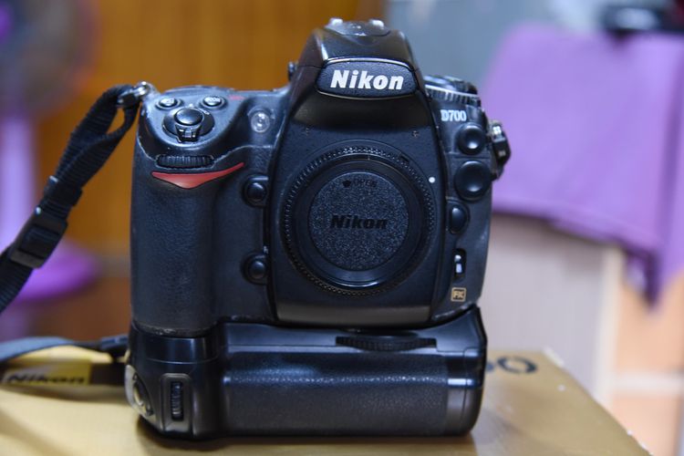 Nikon กล้อง DSLR ไม่กันน้ำ D700  พร้อมอุปกรณ์เสริม