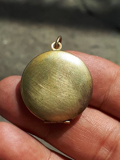 สีผึ้งเขียวมหาเสน่ห์ ลพ.ทาบ วัดกระบกขึ้นผึ้ง จังหวัดระยอง และตลับเงิน เปิดได้ หนา เงินแท้ เก่า หายาก สั่งทำมาประมาณยี่สิบปีแล้ว  สีผึ้งเขียว รูปที่ 6