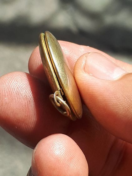 สีผึ้งเขียวมหาเสน่ห์ ลพ.ทาบ วัดกระบกขึ้นผึ้ง จังหวัดระยอง และตลับเงิน เปิดได้ หนา เงินแท้ เก่า หายาก สั่งทำมาประมาณยี่สิบปีแล้ว  สีผึ้งเขียว รูปที่ 9