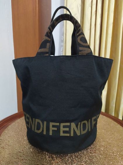 กระเป๋า Fendi แท้สวยพร้อมถุงผ้า รูปที่ 3