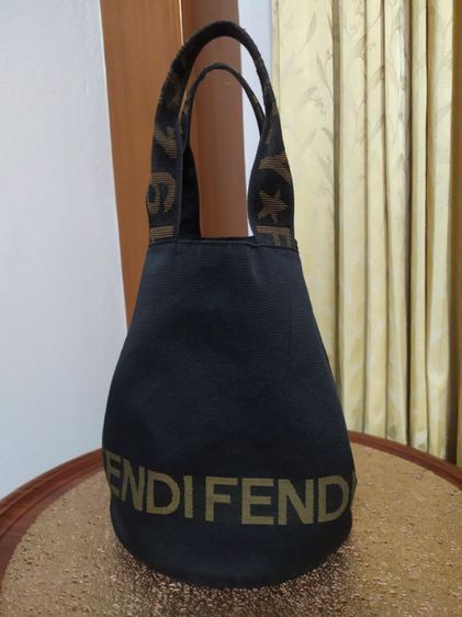กระเป๋า Fendi แท้สวยพร้อมถุงผ้า รูปที่ 4