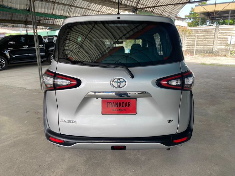 Toyota Sienta 2018 1.5 V Utility-car เบนซิน ไม่ติดแก๊ส เกียร์อัตโนมัติ บรอนซ์เงิน รูปที่ 4