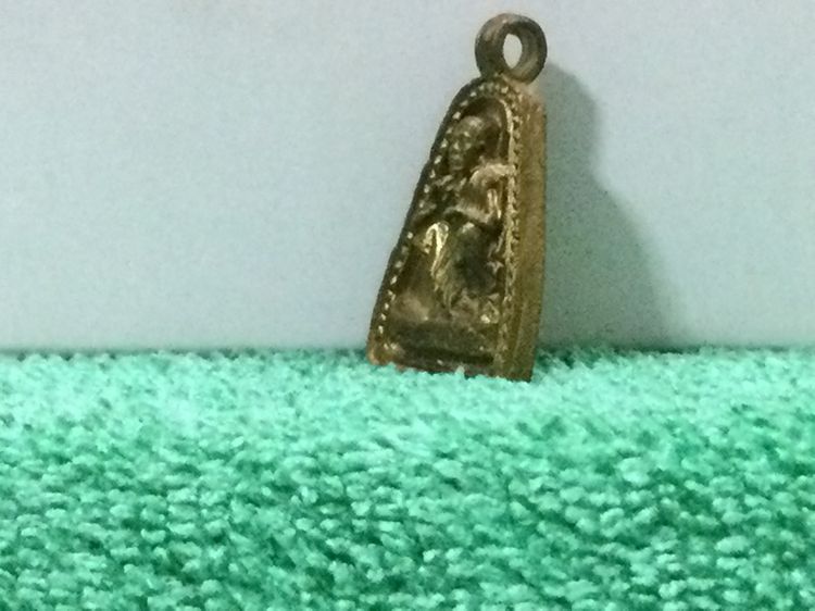 หลวงพ่อคูณ วัดบ้านไร่ รุ่น จอบเงิน 100 ล้าน รูปที่ 8