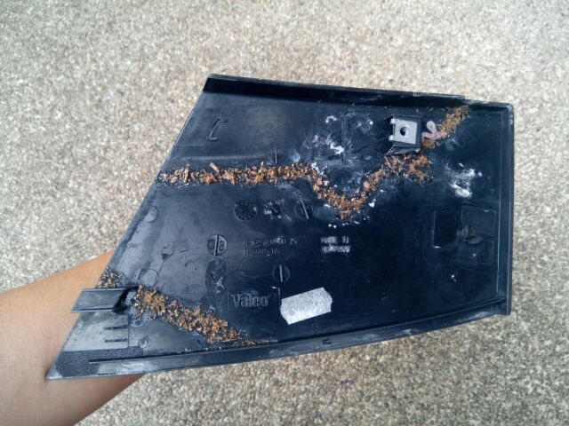 แผงพลาสติกบนฝากระโปรงหน้าชิ้นขวา Benz A Class w169 ปี 05-09  ของแท้  มีตำหนิ ซ่อมเก็บงานทำสีแล้วพร้อมไปใส่ได้ รูปที่ 3