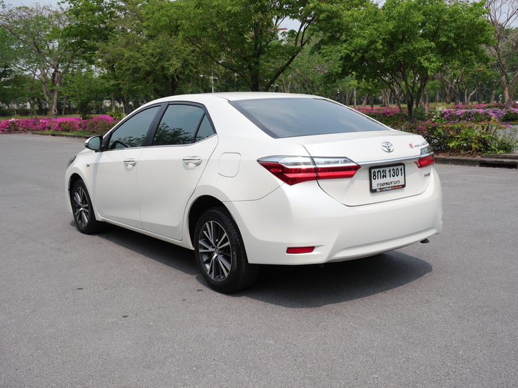 Toyota Altis 2018 1.8 E Sedan เบนซิน ไม่ติดแก๊ส เกียร์อัตโนมัติ ขาว รูปที่ 3