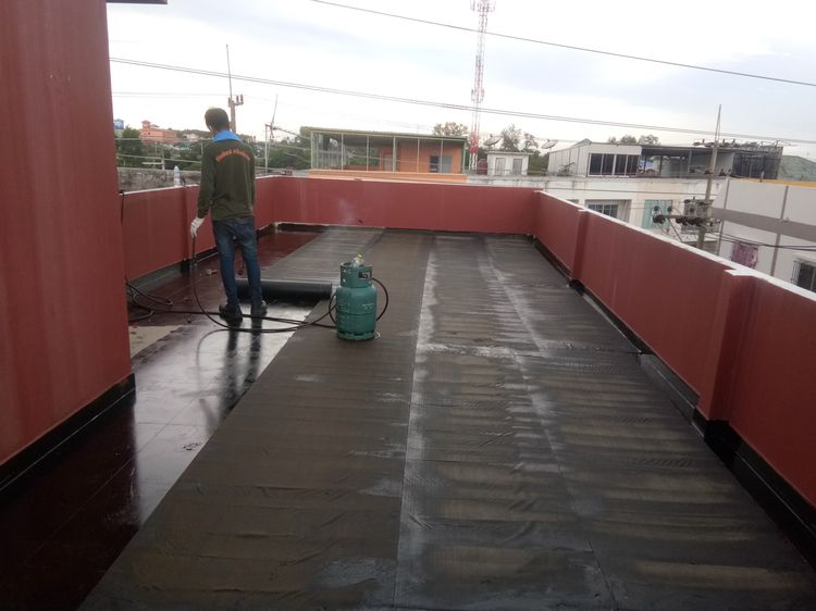 ป้องกันน้ำรั่วซึมด้วยแผ่นเมมเบรนเป่าไฟ นวตกรรมใหมwaterproof membrane,  กันซึมดาดฟ้า กันซึมตกแต่งร้านในห้างหลังคารั่ว ช่างทำกันซึมเมมเบรน รูปที่ 18