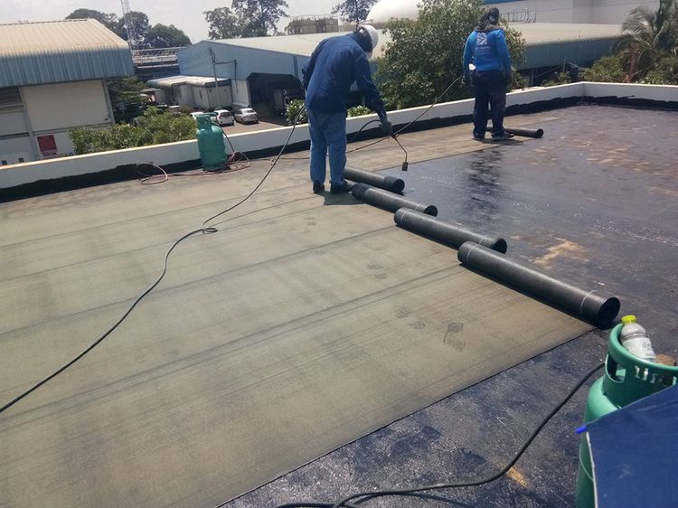 ป้องกันน้ำรั่วซึมด้วยแผ่นเมมเบรนเป่าไฟ นวตกรรมใหมwaterproof membrane,  กันซึมดาดฟ้า กันซึมตกแต่งร้านในห้างหลังคารั่ว ช่างทำกันซึมเมมเบรน รูปที่ 7