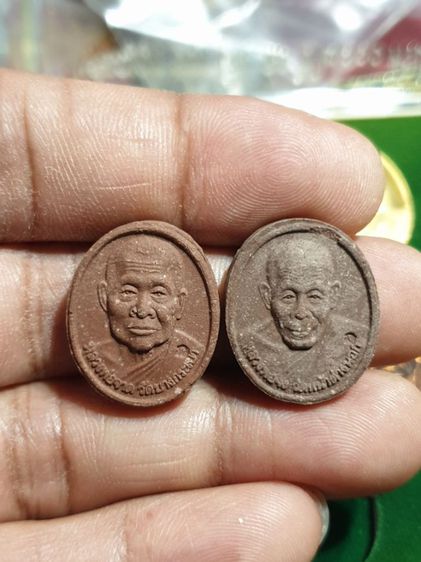 เหรียญชุด ชอบ เงิน สด ปี2000ครบ 299ปี พระขุนแผนยอดขุนพล พระผง4ยอดขุนพล จาด จง คง อี๋ หลวงปู่หมุนร่วมปลุกเสก กล่องเดิม
สวยแชมป์
 รูปที่ 14