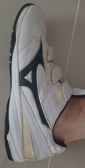 รองเท้า Mizuno Baseball สีขาวโลโก้น้ำเงิน size 42.5​ ความยาว  27​ ซม. รูปที่ 17