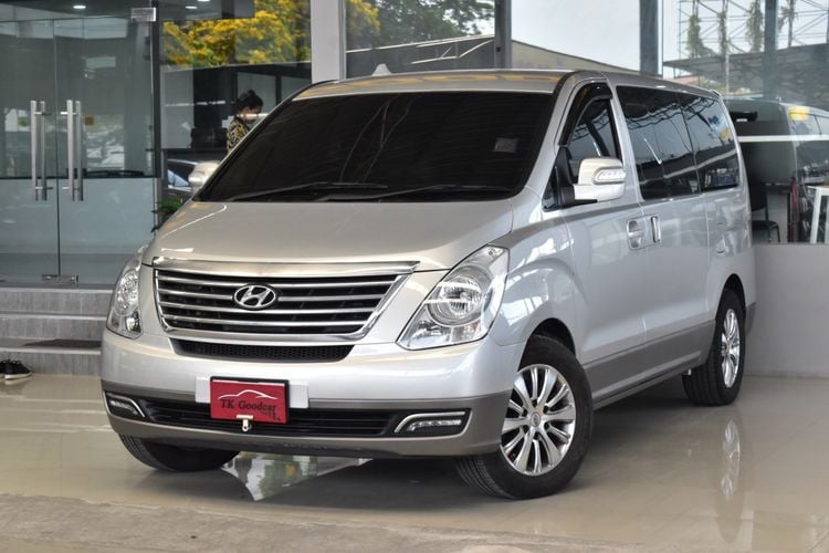 Hyundai Grand Starex 2013 2.5 VIP Utility-car ดีเซล ไม่ติดแก๊ส เกียร์อัตโนมัติ เทา