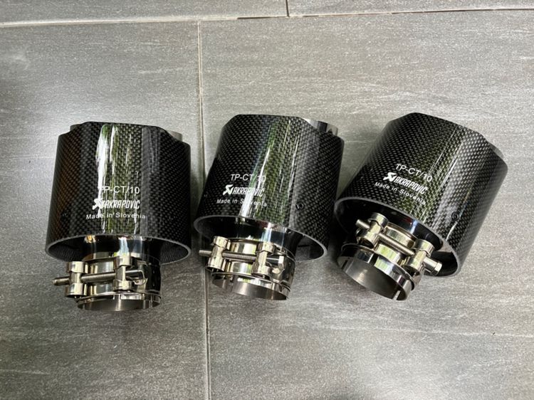 ปลายท่อไอเสีย ท่อคู่ AKRAPOVIC เป็น Carbon Kevlarแท้ ผิวเงา ใส่เป็นท่อคู่ รูปที่ 18