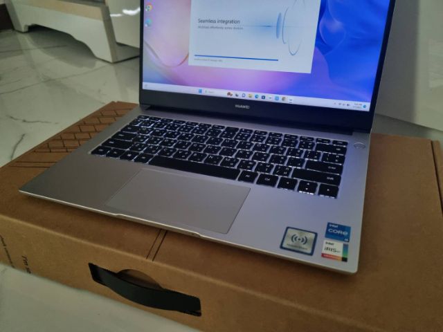 HUAWEI MateBook D14
Core i5-1135G7 RAM 8GB SSD512GB จอ 14 IPS FHD น้ำหนักเบา ดีไซน์สวย ยกกล่อง รูปที่ 9