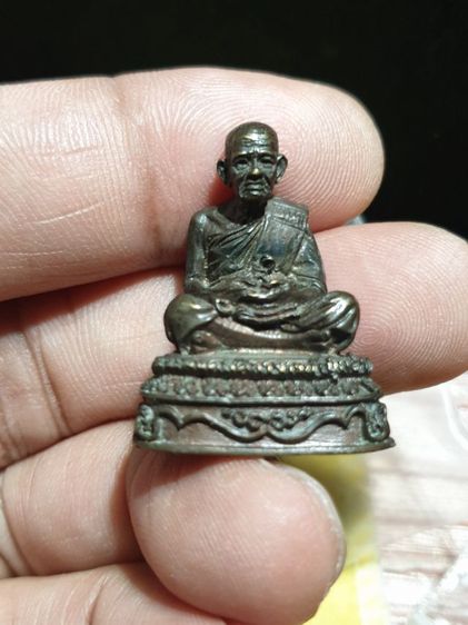 รูปหล่อหลวงปู่คร่ำวัดวังหว้าจังหวัดระยอง สภาพสวยรับประกันพระแท้ตั้งหน้ารถก็สวย รูปที่ 5