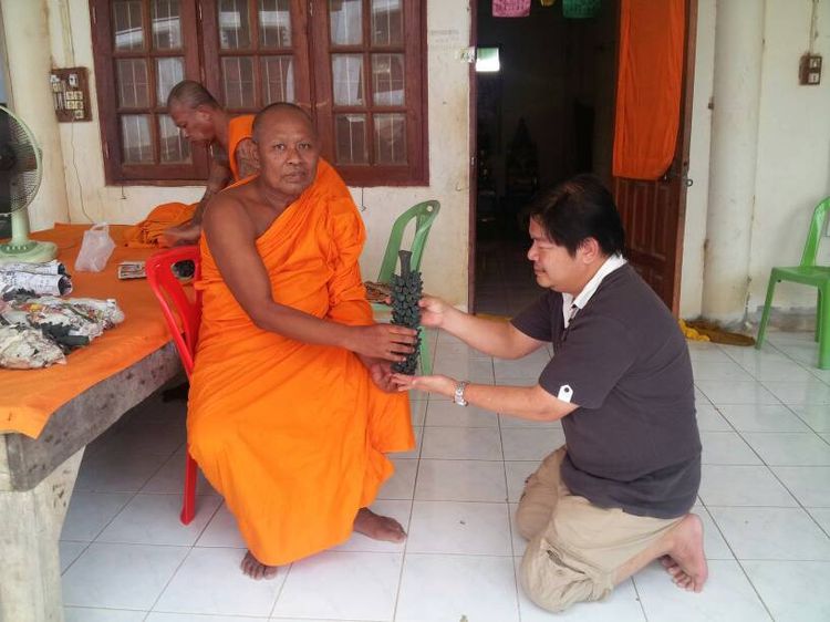 เหรียญหล่อจอบใหญ่ หลวงพ่อเงิน รุ่นปืนแตก วัดคงคาราม (บางคลานใต้) พร้อมกล่องเดิม รูปที่ 9