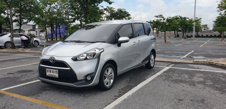 Toyota Sienta 2019 1.5 G Sedan เบนซิน ไม่ติดแก๊ส เกียร์อัตโนมัติ บรอนซ์เงิน
