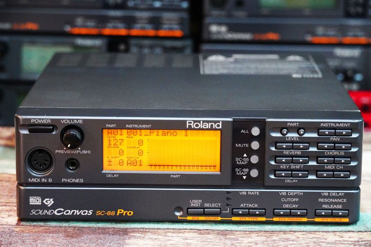 เสียงดีที่สุด Roland SC-88Pro (JAPAN) ได้ลองซาวด์โรแรนด์แล้วคุณจะลืม ซาวด์ฟอนต์หรือกล่องแยกไลน์ไปเลย โรแรนด์เสียงดีเสียงเพราะกว่าเยอะ เดี๋ยว