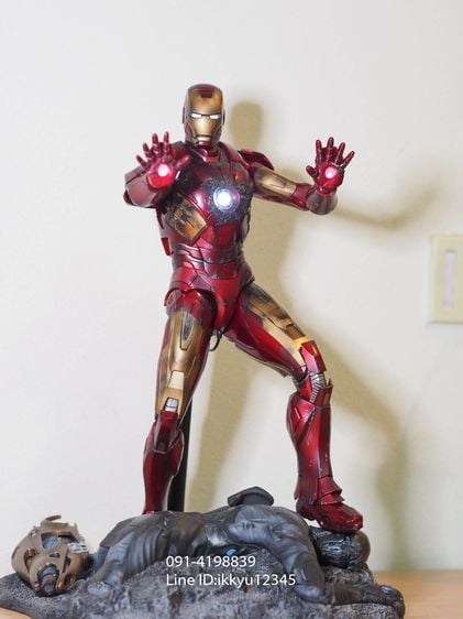 Iron man mark 7 battle damaged hot toys