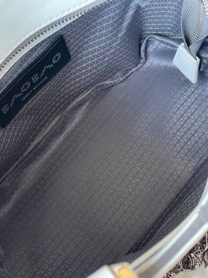 กระเป๋าสะพาย Bao Bao 10“ รูปที่ 11