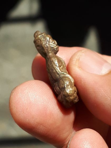 หล่อโบราณ พิมพ์ใหญ่ หลวงพ่อเพชร วัดท่าหลวง จ.พิจิตร ปี 2444 เนื้อทองผสม เนื้อหาเก่า รูปทรงสวยงาม สภาพสมบูรณ์ ดูง่าย เนื้อหาแบบนี้ หาค่อนข้าง รูปที่ 4