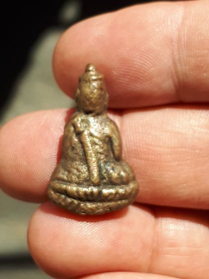 หล่อโบราณ พิมพ์ใหญ่ หลวงพ่อเพชร วัดท่าหลวง จ.พิจิตร ปี 2444 เนื้อทองผสม เนื้อหาเก่า รูปทรงสวยงาม สภาพสมบูรณ์ ดูง่าย เนื้อหาแบบนี้ หาค่อนข้าง รูปที่ 2