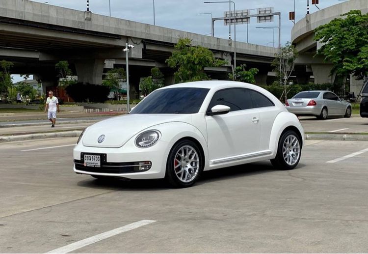 Volkswagen New Beetle 2012 2.0 Sedan เบนซิน ไม่ติดแก๊ส เกียร์อัตโนมัติ ขาว รูปที่ 3