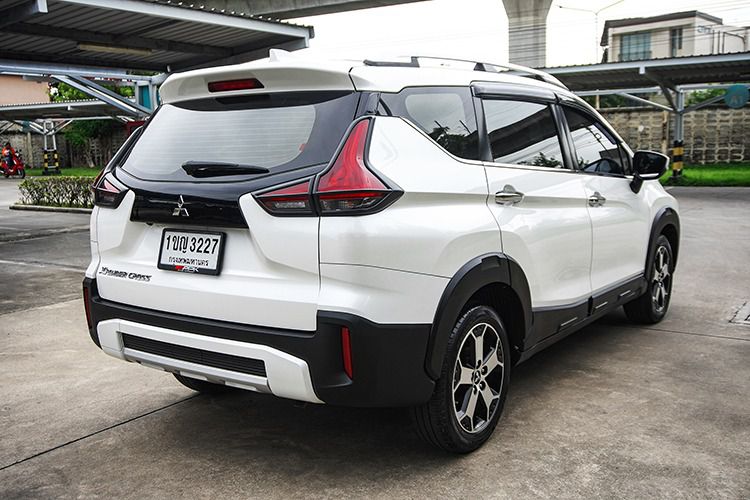 Mitsubishi Xpander 2020 1.5 Cross Utility-car เบนซิน ไม่ติดแก๊ส เกียร์อัตโนมัติ ขาว รูปที่ 3