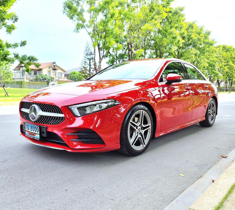 รถ Mercedes-Benz A-Class A200 สี แดง