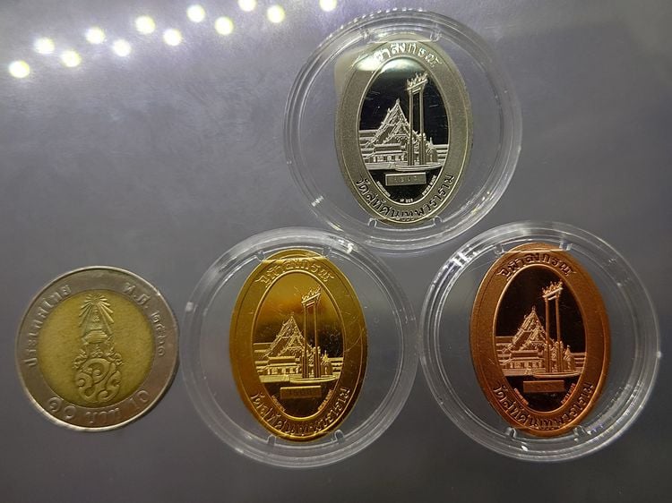 เหรียญรัชกาลที่5 (ชุด 3 เหรียญ เนื้อเงิน กาหลัยทอง ทองแดง ขัดเงา) ฮูกานิน สวิสๆ รุ่นแรก หลังเสาชิงช้า วัดสุทัศน์ๆ 2538 โคท 01863 พร้อมใบเซอร รูปที่ 5