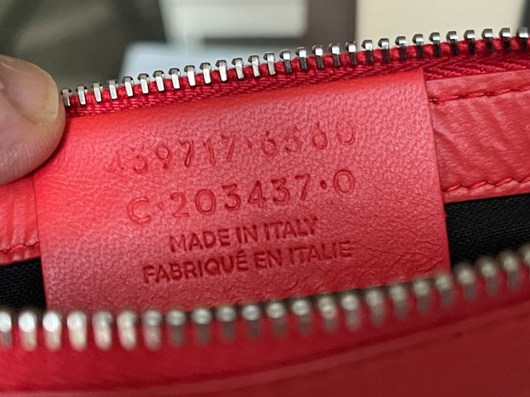 Balenciaga poche แท้ กระเป๋า pouch วัสดุหนังแท้ สีแดงส้ม สภาพดีมากครับ++++  รูปที่ 8